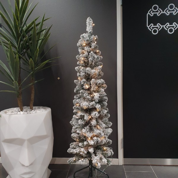 Tekokuusi lumella ja ledvaloilla 150 cm_viherviisikkokauppa.fi